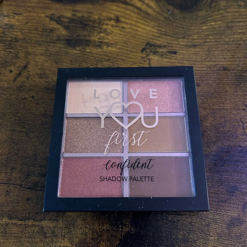 RealHer Warm Neutral Eyeshadow Palette - Beige, Rose, Copper, Brown